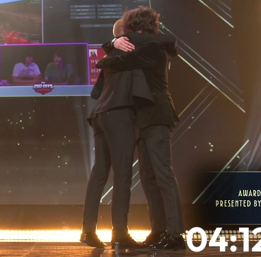 gamblefold's tweet photo. something very sweet about jack presenting tubbo his minecraft streamer award 🥲 https://t.co/2CKmYRHNwA