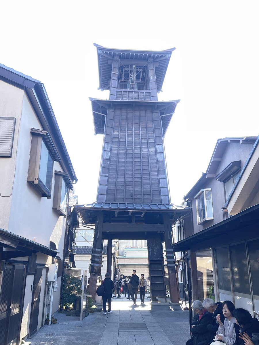 bec_yn's tweet image. 時の鐘。
人気スポットらしく、
すごい人！
来日客も多いです。 #埼玉県 #川越市 #小江戸 #時の鐘 #街歩き