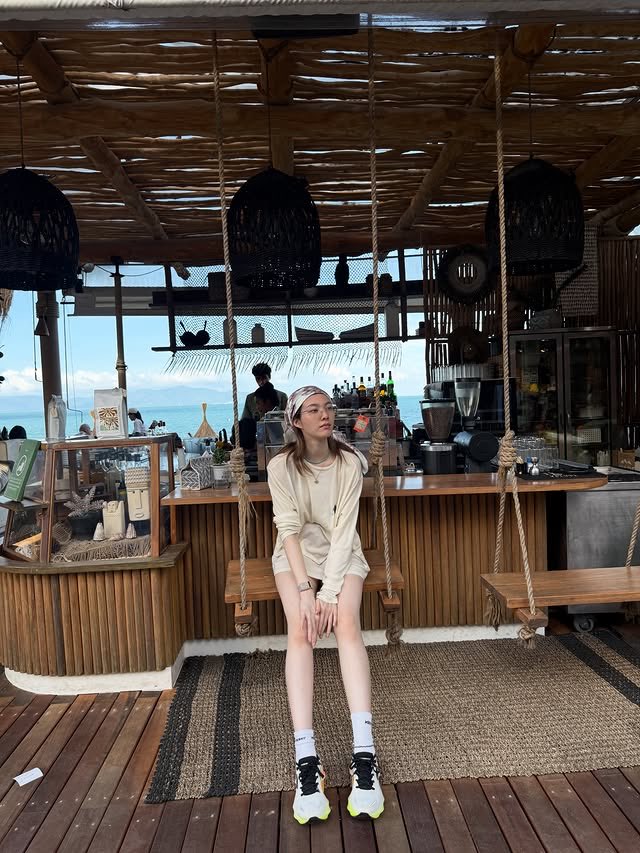 ORMKORNHOMETH's tweet photo. 07.12.2025 : IG : orm.kornnaphat

เพชรถามว่าเกิดอะไรขึ้นคะ มี๊งงค่ะ อยู่ๆ ดาราเลิกเม็ดแล้วเหรอคะ???

#ออมกรณ์นภัส #Ormkornnaphat 
@ormmormm https://t.co/t88BOenW47