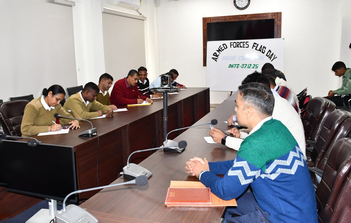 9BnSSB_INDIA's tweet photo. वीर सैनिकों के प्रति कृतज्ञता और जिम्मेदार नागरिकता के संदेश के साथ सम्पन्न। प्रतिभागियों ने 7 दिसंबर की ऐतिहासिक परंपरा, सैनिक कल्याण और AFFD Fund के महत्व पर सारगर्भित विचार प्रस्तुत किए।
@SSB_INDIA
@SSBFTRLUCKNOW
@SSBSHQGKP
# Kendriya Sainik Board
#AFFDF https://t.co/PFPU4jbSjq