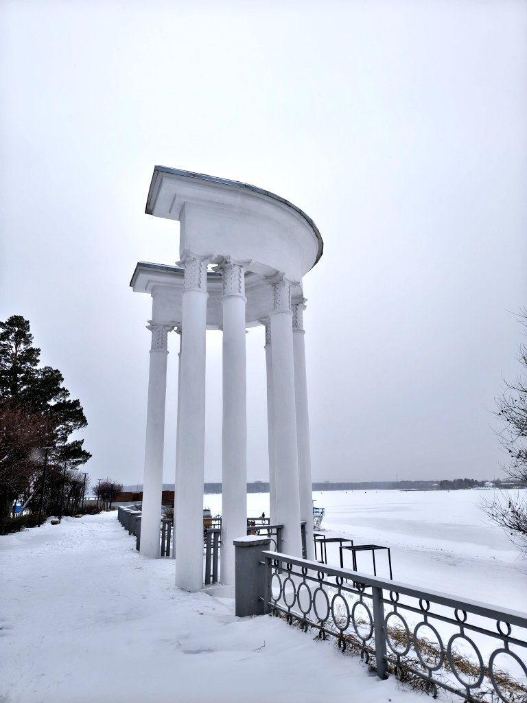 atomruncat's tweet image. На железкином пляже нынче так 🏃‍♂️