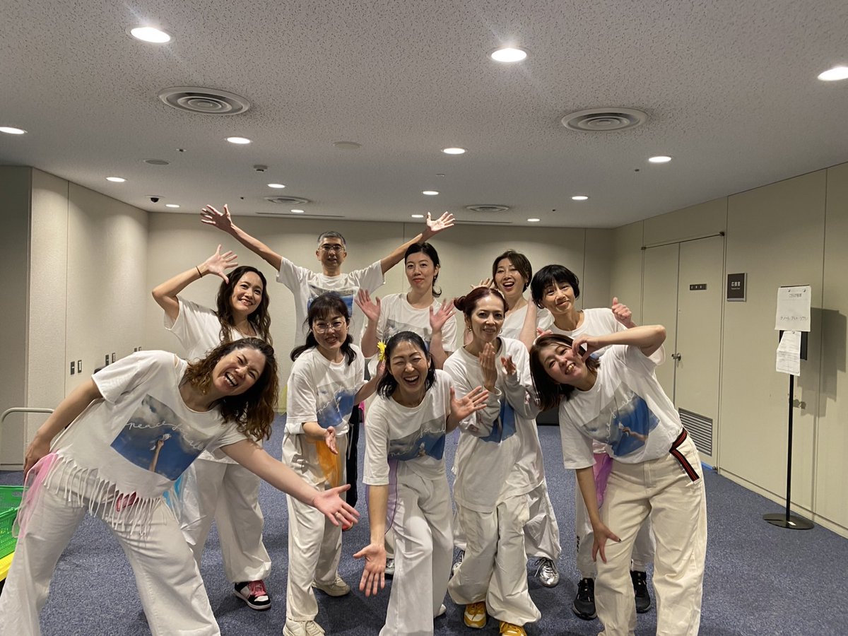 pta634's tweet photo. チームPTA
白い衣装が爽やかです https://t.co/CW8RHsLDeD