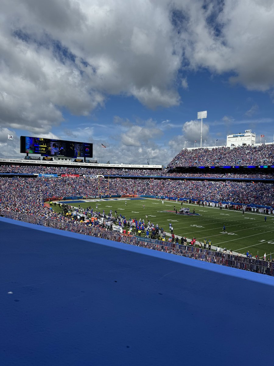 devonflorczak's tweet photo. looking to sell two tickets to Bills Bengals tomorrow at face value, club seats front row. if interested let me know; tagging for awareness @warloc6 @PintoTailgate @DelReid @26shirts @bre_88 https://t.co/87VoBgFBN6