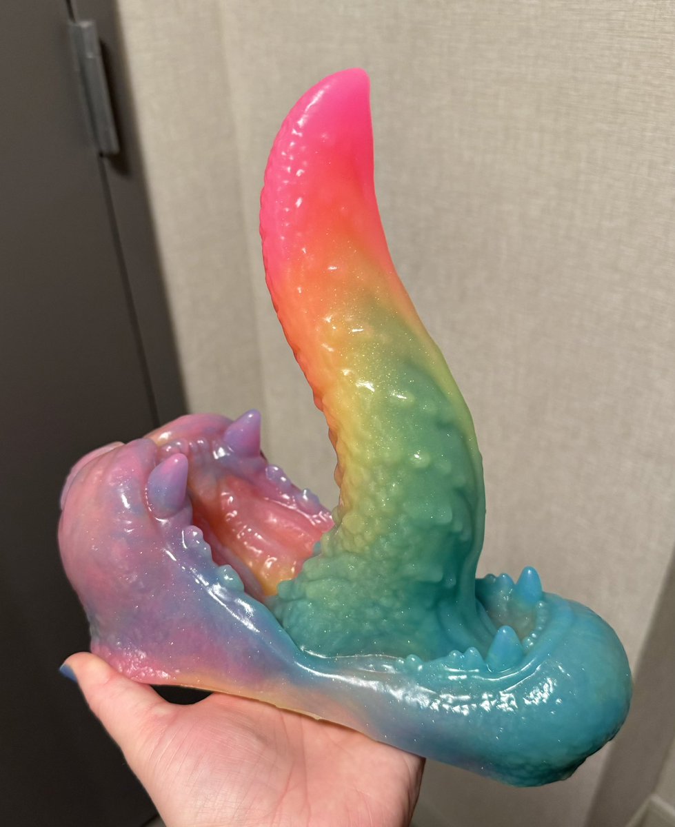 twisted_crow's tweet photo. Hello dong community!! It’s been a hot minute since I have gotten anything. But I’m at MFF and got to visit @XenocatArtifact booth!!! 
Thank you so much!! She is gorgeous 💕 https://t.co/OhEQuR5SJ9