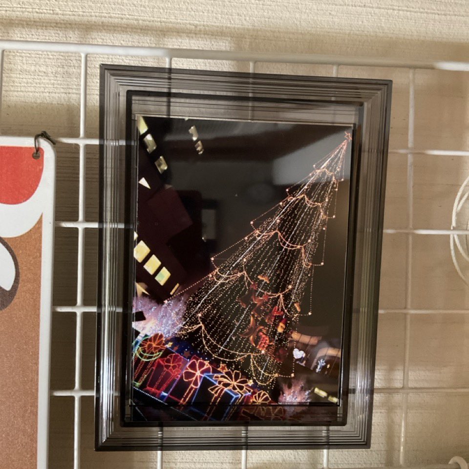 12/6 ☀️ #クリスマスツリーの日
地下を潜らないと辿り着けなかった頃のスカイビルの写真で営業中(13:00～18:00)

#今日のおやつ は「柿とあんこのマフィン」

#今日は何の日 #ひとりカフェ #玉造カフェ