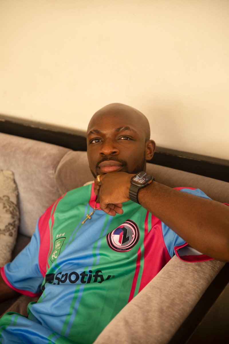 Lagos streets, endless stories. 🌆
📸: <a href="/Joyceptt/">Frotographer</a>