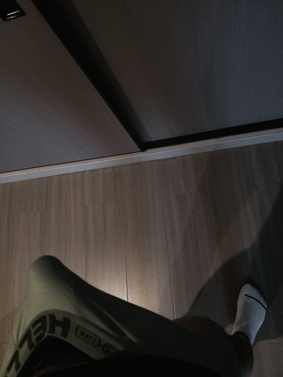 射地板上 你会来帮我擦干净吗