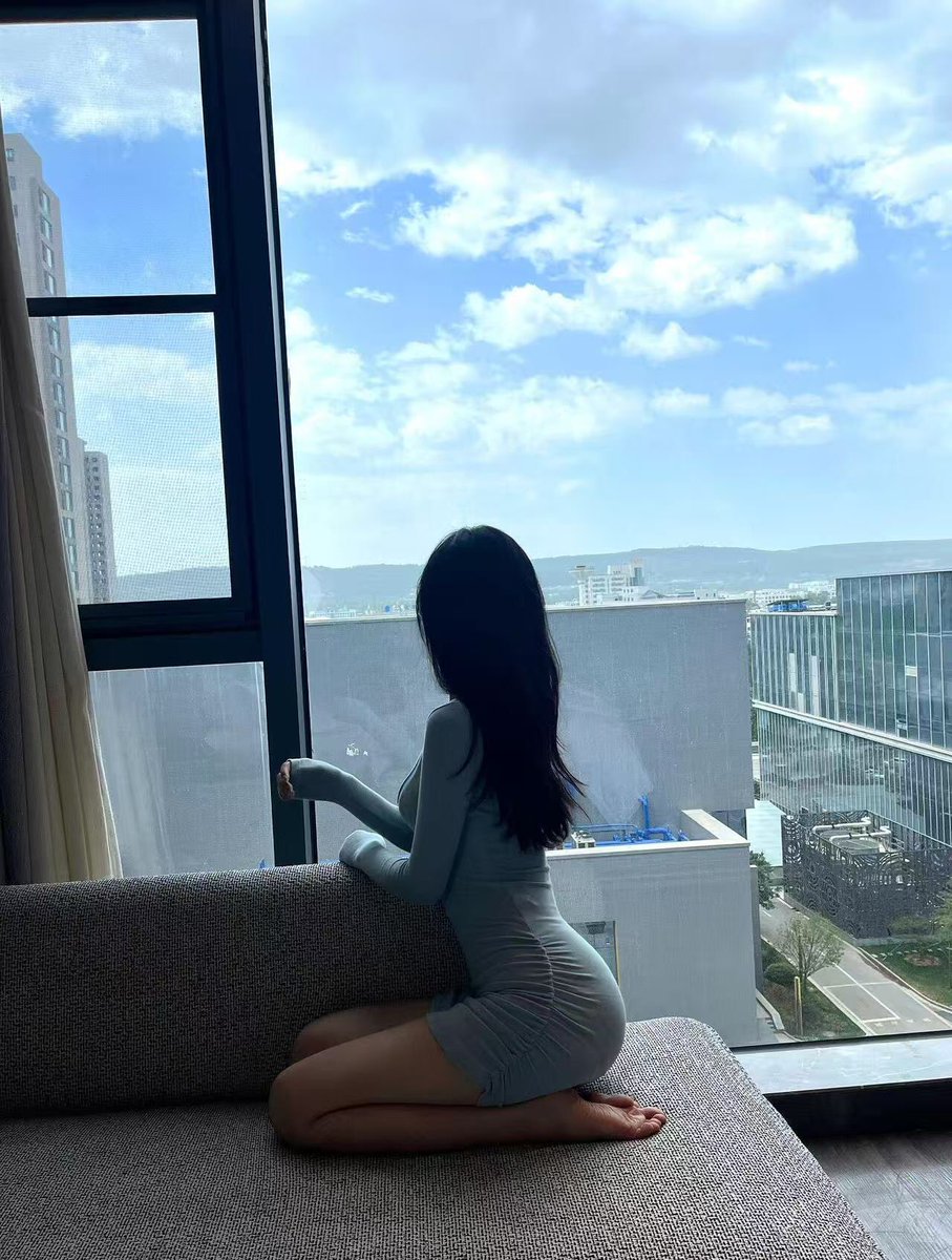 今天欲望有一点点大，想玩偷情之类的剧情。白天有空一起的私信
