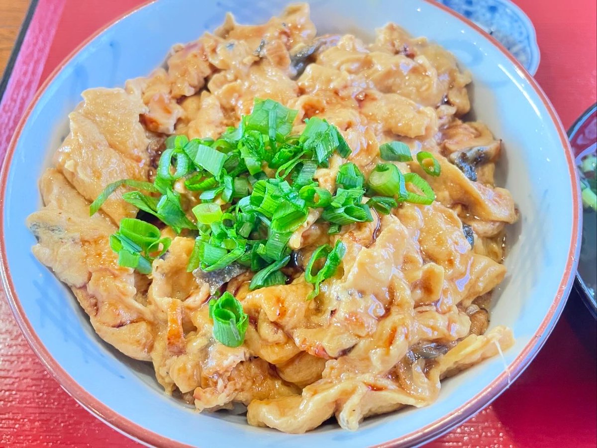 bec_yn's tweet image. お昼は、一貫さんで
うな玉丼いただきます。
ふわふわの玉子と、
ほぐした鰻が美味しい！
鰻の香りが良いです。
ごちそうさまでした。 #埼玉県 #川越市 #ランチ #一貫 #うな玉丼 #街歩き