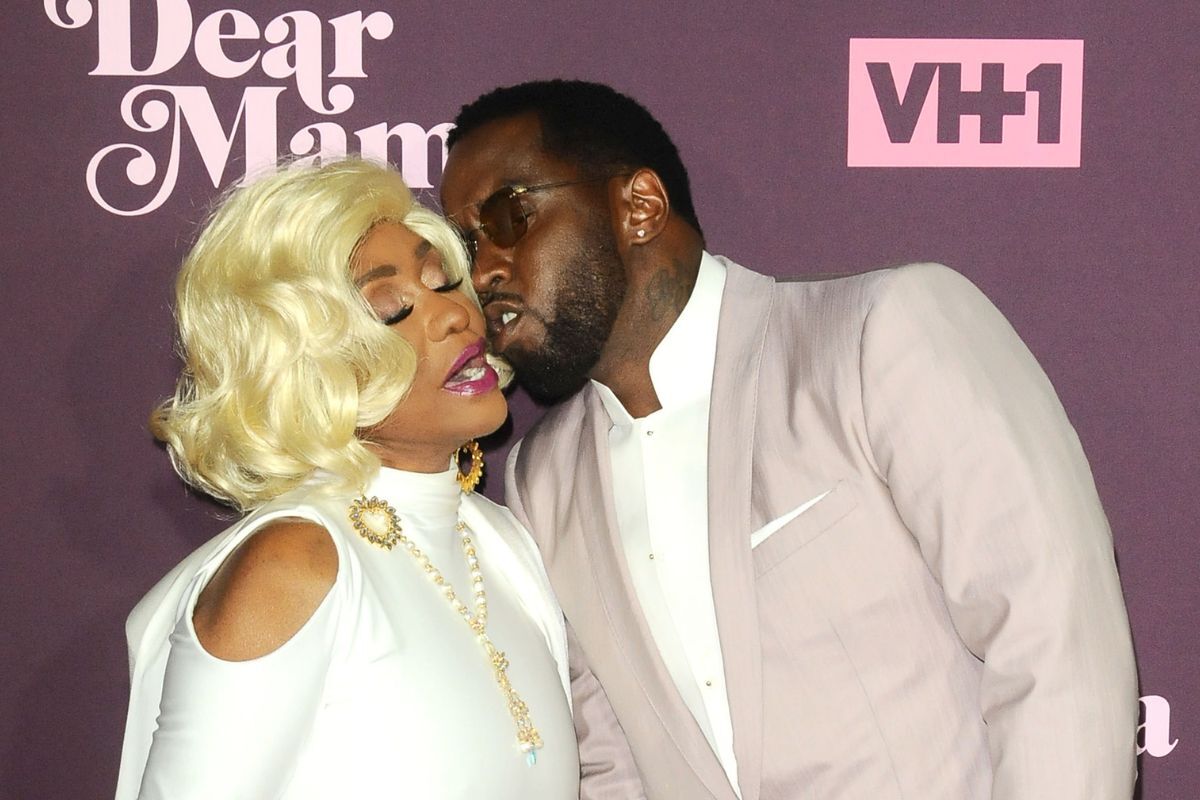 Diddy’s Mom Says He Never Slapped Her, Trashes 50 Cent’s “Fake” Netflix Doc

allhiphop.com/news/diddys-mo…