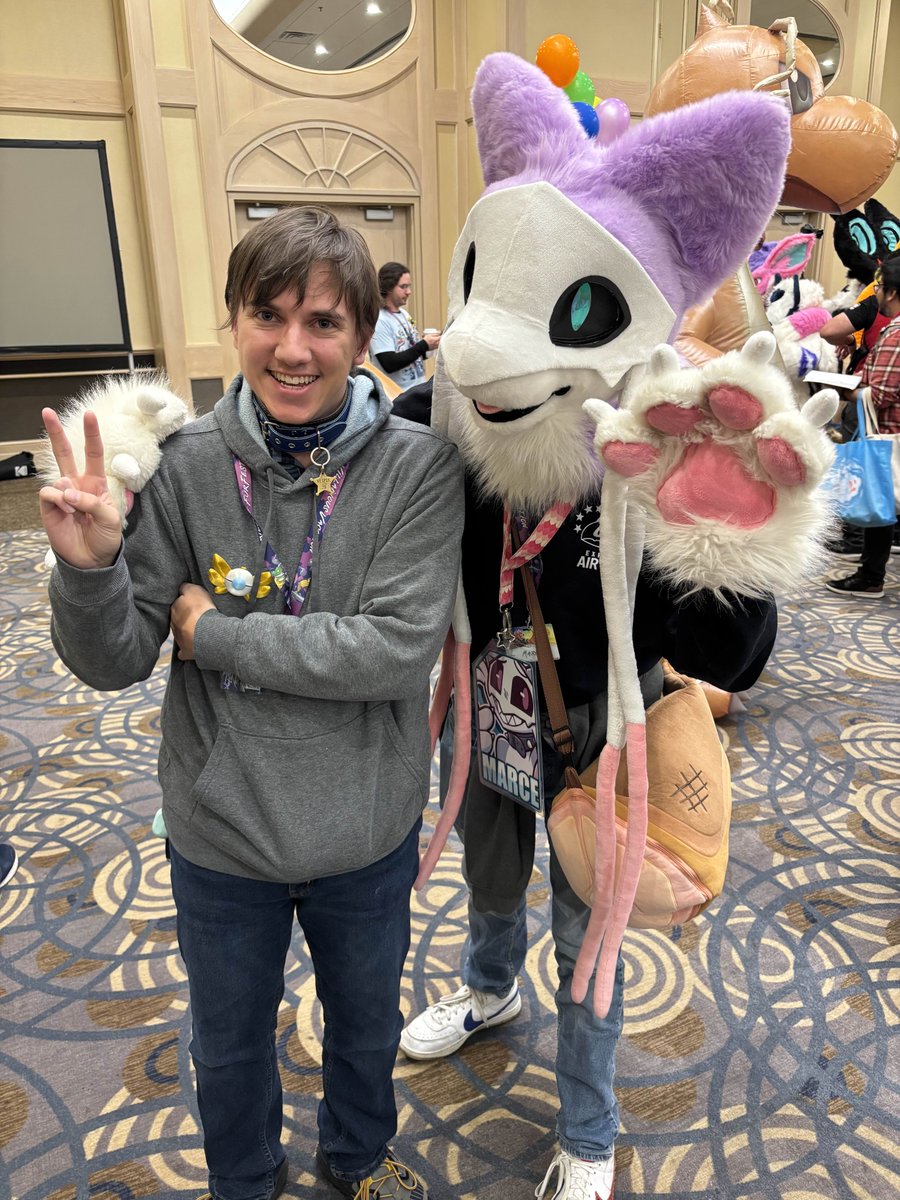 VirtualVespi's tweet photo. @MarceCatfish Ty for the photo op! Definately a highlight of my trip! https://t.co/I68cTEEY8d