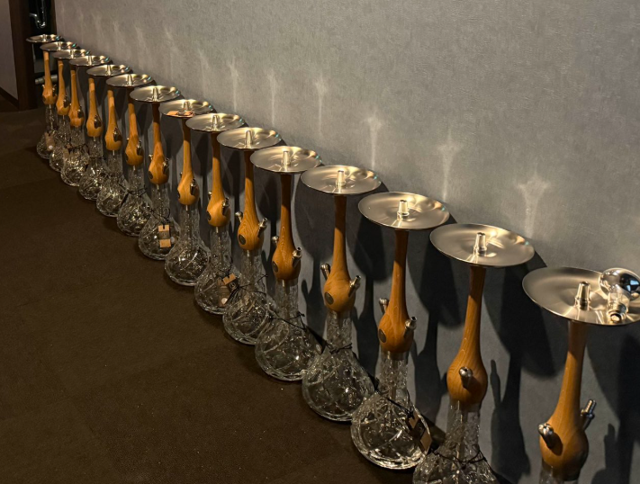 日曜日も昼から営業します☀️
本日より《毎週日曜13:00オープン》！
昼シーシャでまったり、
ボドゲだけの利用も大歓迎です🪄

ぜひ遊びに来てください〜！
ご来店お待ちしてます✨

#五反田シーシャ #ボドゲカフェ #隠れ家シーシャ