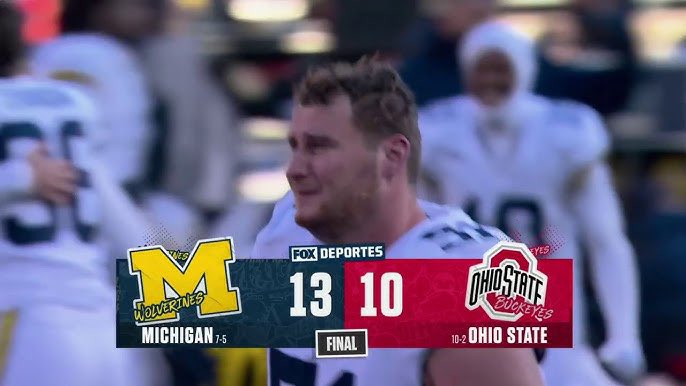 matthartwell_'s tweet image. How can you not be romantic about Ohio State losing 13-10 😌