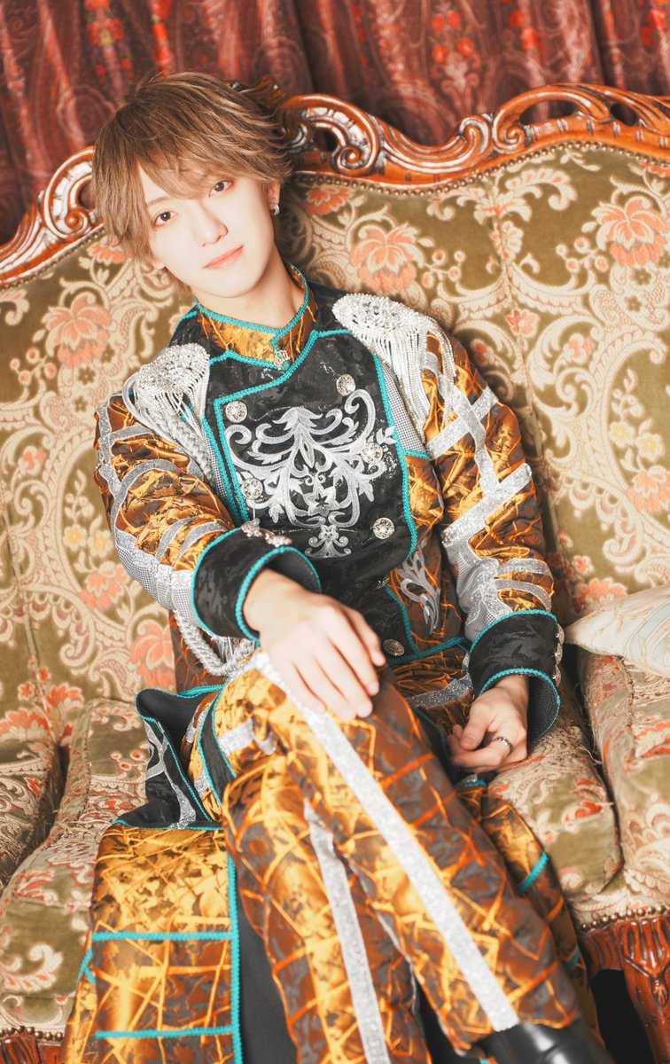 neoaster_info's tweet photo. 『Starlit Kingdom』

👑生誕祭特別衣装 アー写 解禁👑 https://t.co/fb5aRtea7r