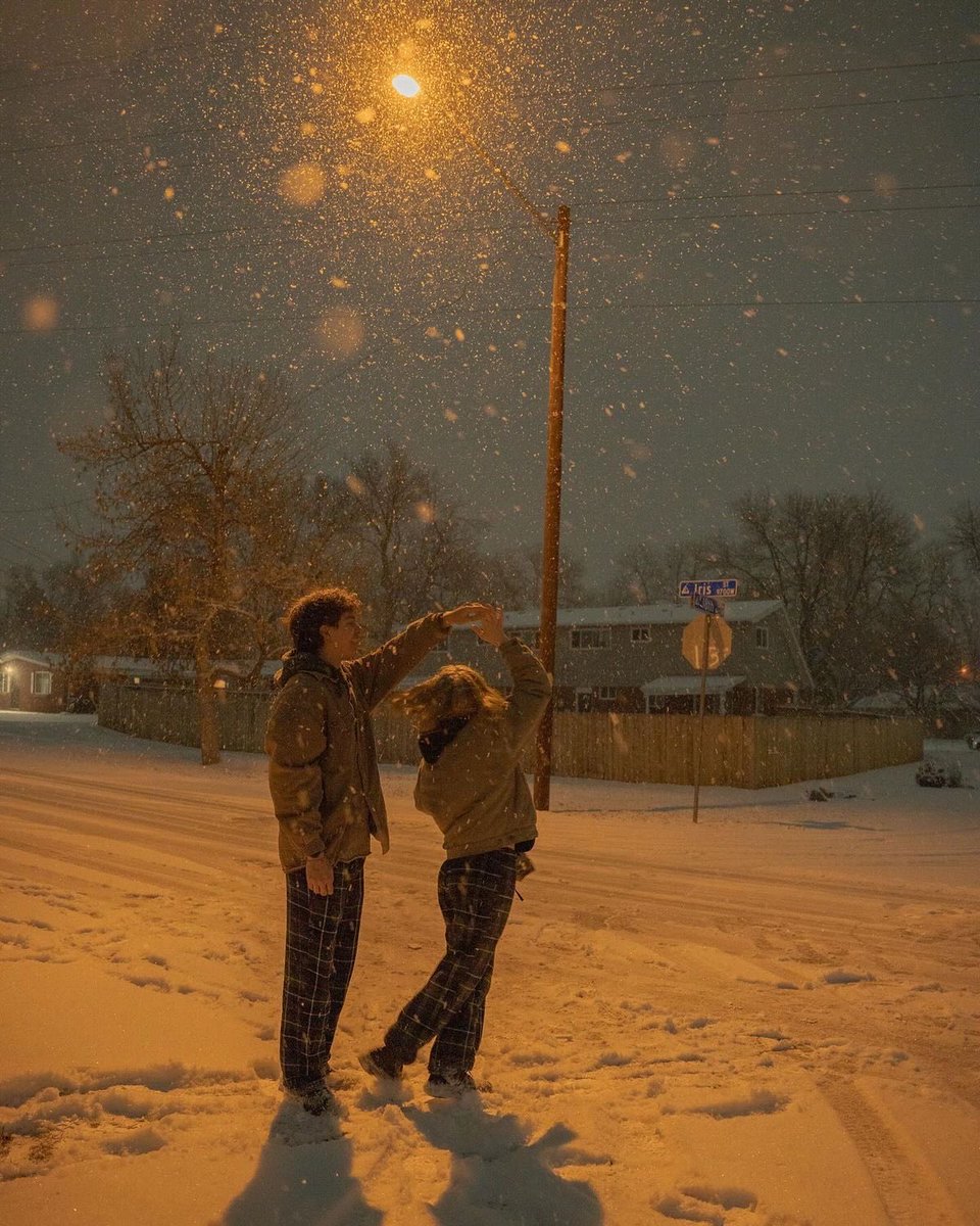 me and who (@dailycouplepost) on Twitter photo 