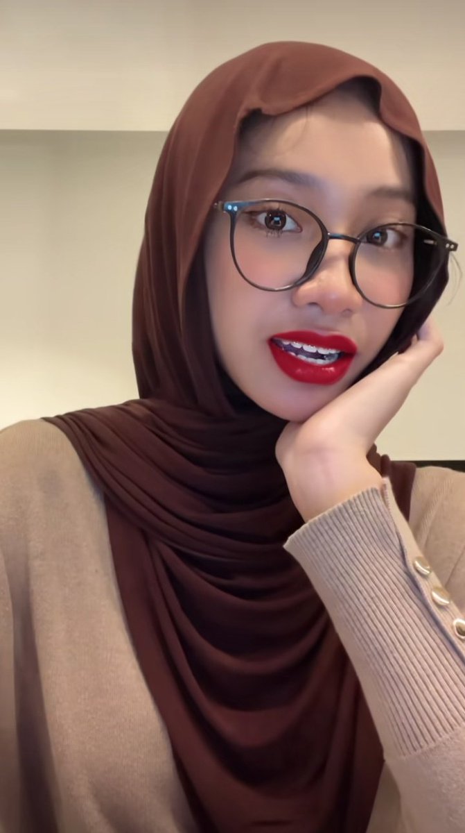 Sini setor pejuh di muka marsya