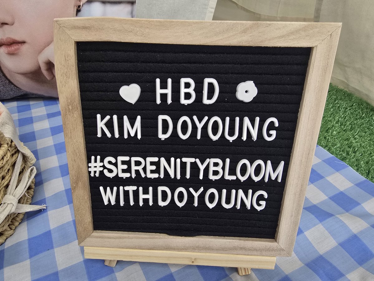 ค่าเฟ่น่ารักเกิ๊นนนน เห็นละหายเหนื่อยเลย นดย.หล่อมาก แบบหล่อมากๆ จัดอีกน้าาาาค้าา  💗🐰 #SerenityBloomWithDoyoung #DOYONG