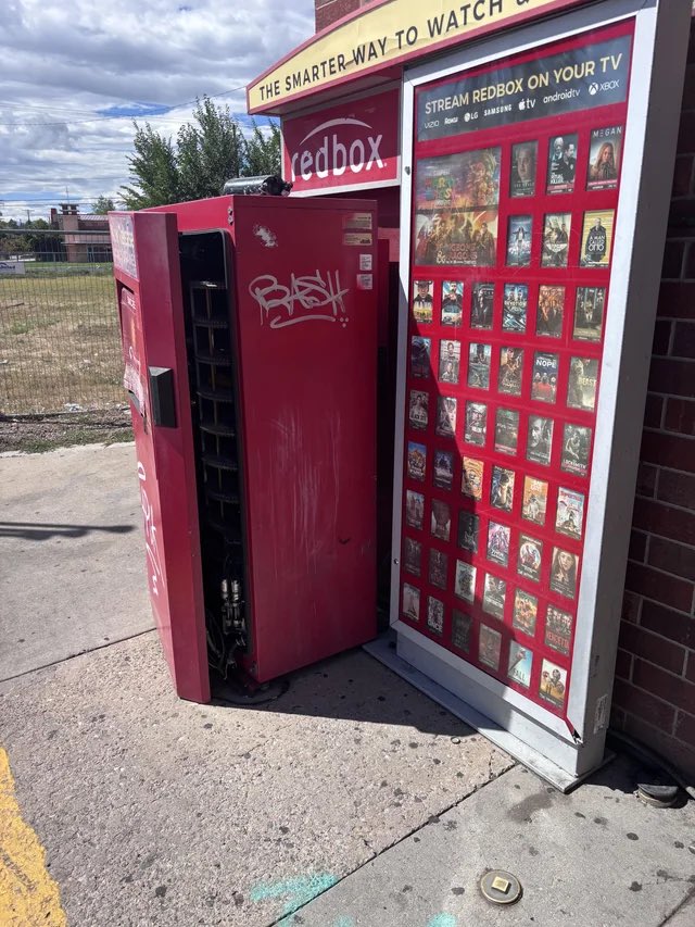 ahighercode's tweet image. So who’s responsible for all these abandoned Redbox stations across the country?