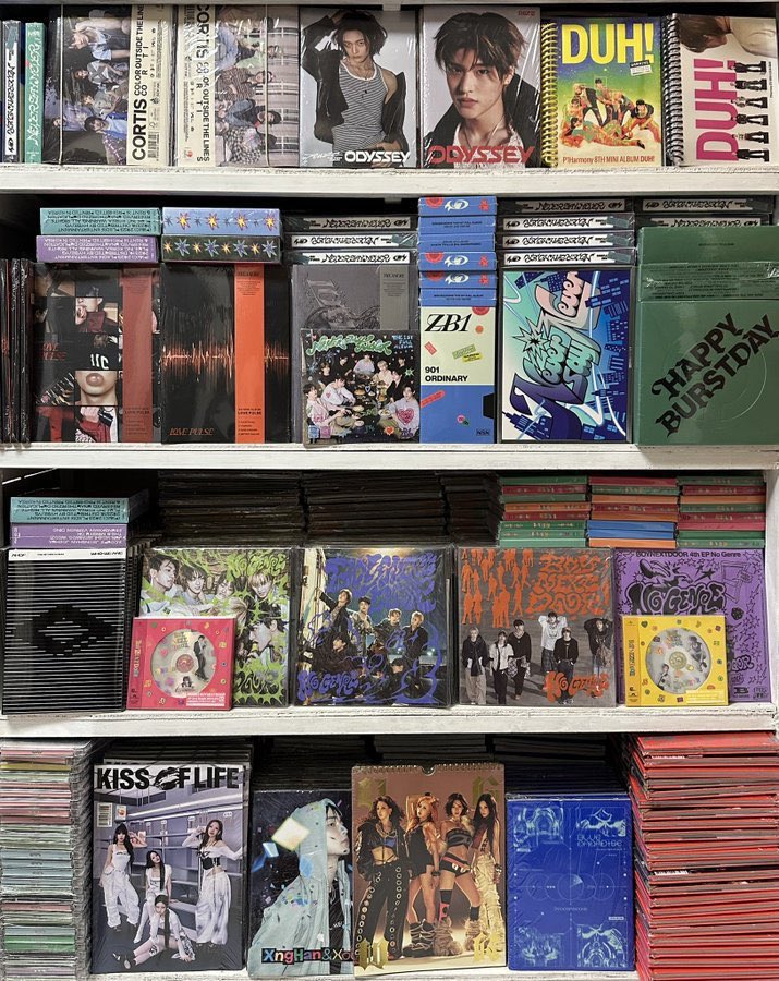 「 GIVEAWAY 」

⤷  10 WINNERS OF SEALED ALBUM 

— like, rt &amp; follow 🛎️
— reply with your desired album 
— will end next sunday 12am !