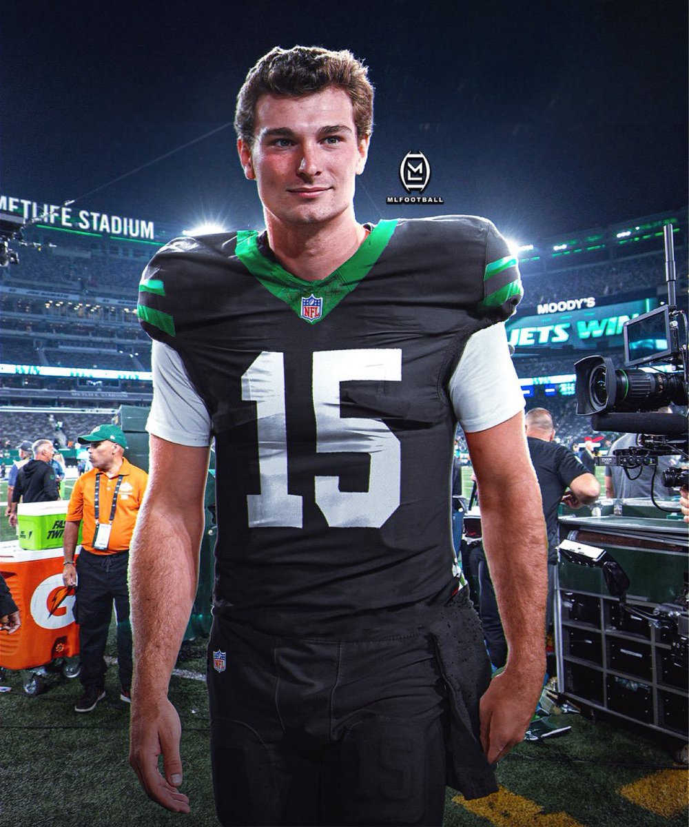 SHOULD THE #JETS TRADE UP FOR THE FIRST OVERALL PICK IN THE DRAFT…?

Indiana quarterback Fernando Mendoza is 22 years old, has been he best quarterback in the country this season, a Big Ten Champion, MVP, a premier Heisman candidate.

Exclusive first look at Mendoza in New York: