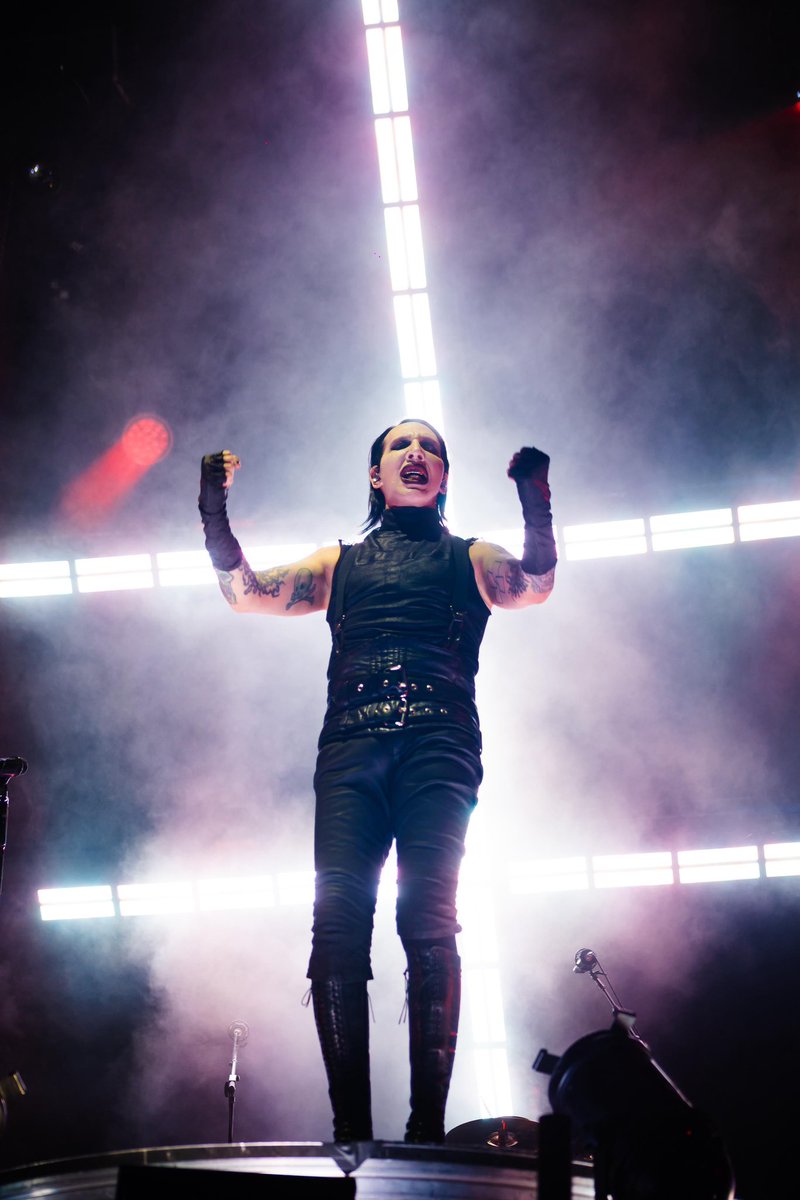 summainfernoen's tweet photo. Marilyn Manson has reclaimed his power and presence, delivering a career-reviving performance at Knotfest México 💥🔥
He’s back.
📷 Alfredo Alvarado • Summa Inferno
#MarilynManson #TheReverend #KnotfestMexico #Knotfest2025 #ShockRock #Comeback #LivePerformance #SummaInferno https://t.co/Hg3MpkaQMm