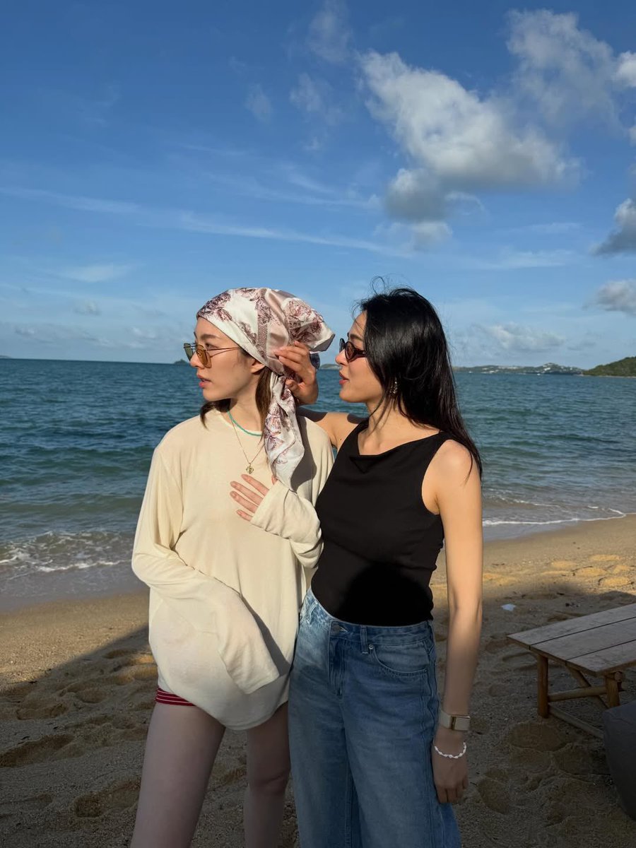 lingling_fans's tweet photo. [ IG linglingkwong Update : 251207 ]

Ocean vibes endless skies 🩵

#linglingkwong #หลิงหลิงคอง 
@linglingsirilak https://t.co/WdDdmeGbzM