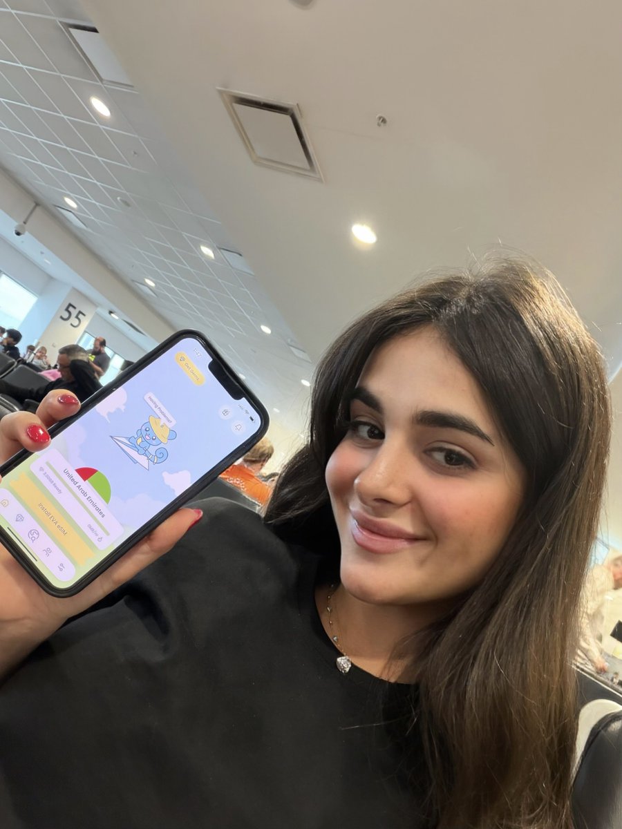 Chloe 💸 tweet media