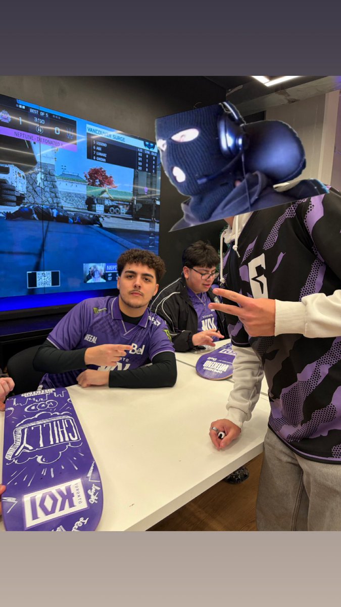 chillyum_'s tweet photo. Thank you fellas for the pictures @ReeaLJM @InsightGawd @CleanX @JoeDeceives it was an honour https://t.co/HQSur9NSdU