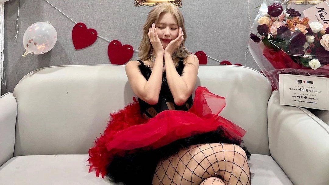 𝐿uego de un día 𝚙roductivo, me toca un 𝑚erecido descanso 💆🏼‍♀️❤︎ 𝑆o aquí me tienen solo siendo bonita y 𝚙osando para que no me extrañen 𝑚ucho 𝑚ientras tomo mi siestita de be𝑙leza. 𝔊racias por acompañarme hoy en una 𝑙♡ventura más.

#ℒo͞vᥱ(𝑙y) ♡𓈒࿓ 𝐷rᥱαm.