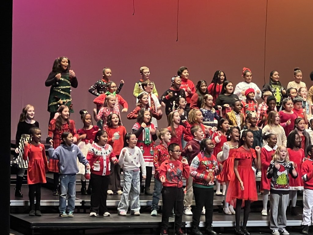 The Warren Central Choirs  &amp; Warren Twp  Elementary Schools Choirs put on a great show at the Choir Holiday Spectacular! Wonderful evening and  incredible talent ! Special recognition to our 4th grade choir members who did a spectacular job performing! #WarrenWill #WeAreLowell