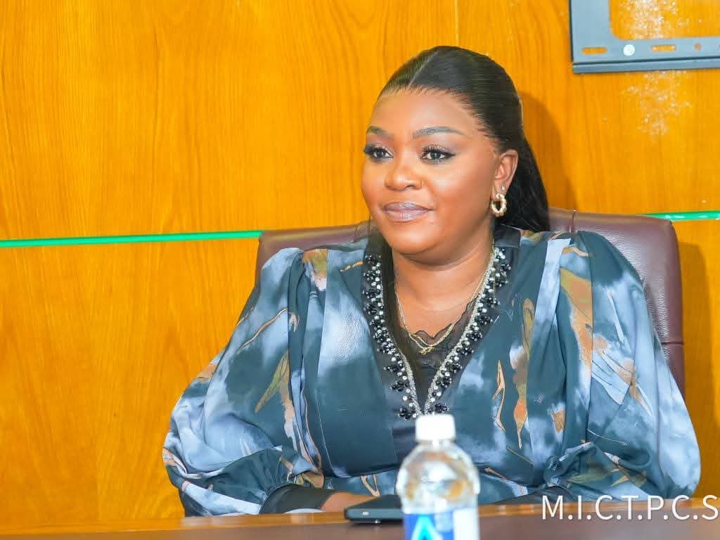 PresidentfromZ1's tweet image. Our minister of Gongonya dance ,Ndiyo here Zimbabwe yakadeukirwa ropa