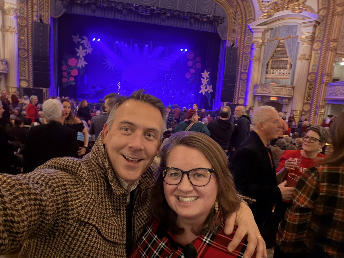 One heck of a dance party at the State Theatre. Thanks for sharing the love <a href="/newstandards/">The New Standards</a>
