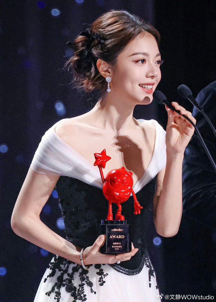 for zhao jinmai ☆ tweet media