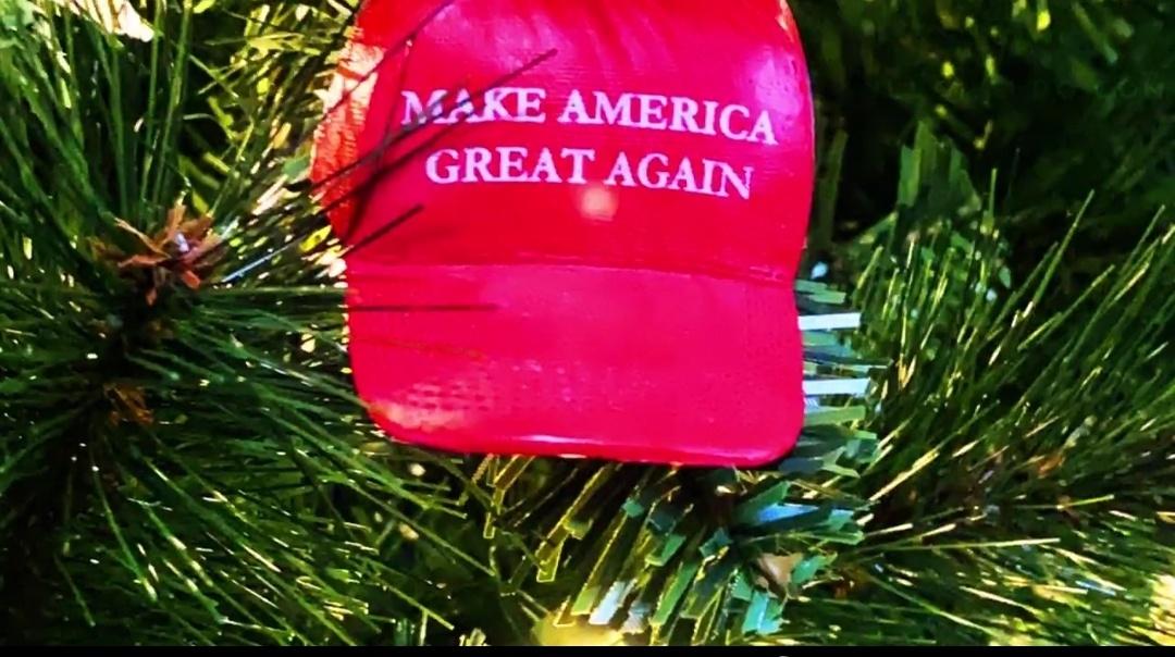 17q17mQ's tweet image. 〖 Merry Christmas 〗🎅 
✨🎄💚🤍🎁⛄🤍💚🎄✨
『[X Marks The Spot]』🫡Si👍
✨🎄💚🤍🎅🎁🤍💚🎄✨
Happy [Christmas Day] &amp;lt;3

#TRUMPWON #MAGA 
#WWG1WGA