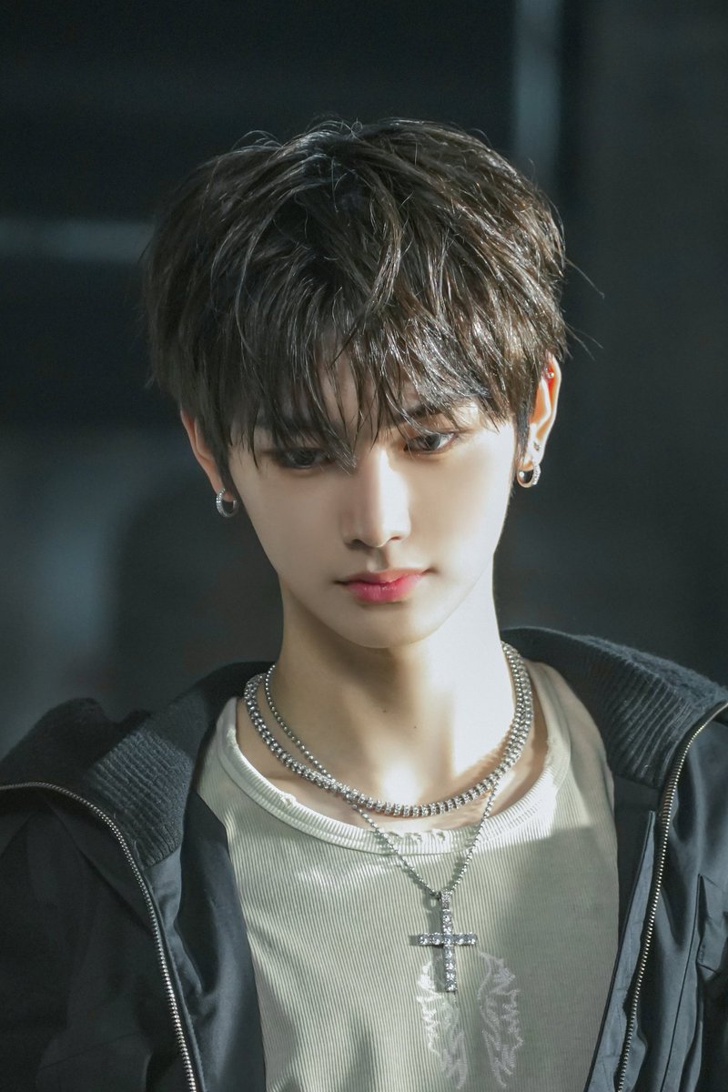 aura ♡ 안신 tweet media