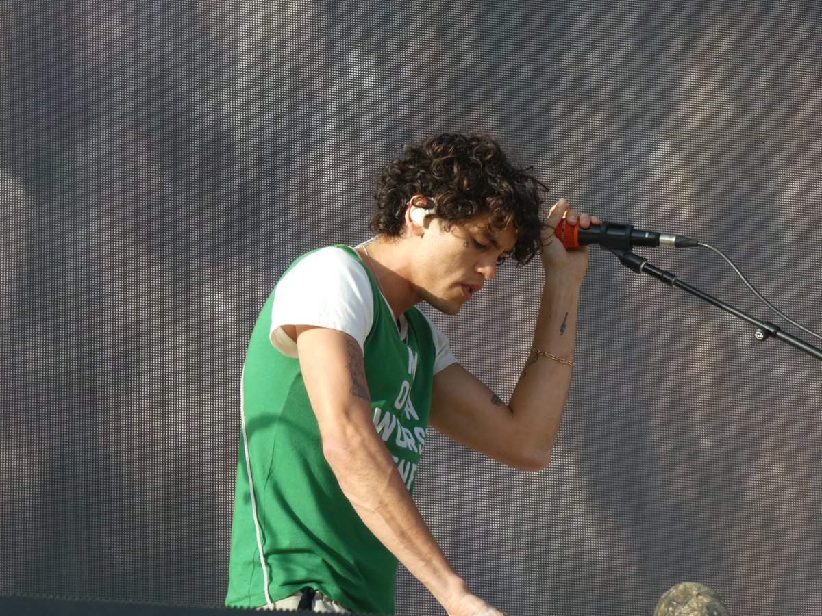 fikeupdates's tweet photo. Dominic Fike performing at Spilt Milk Festival yesterday in Ballarat, Australia! https://t.co/jqbh1OC7Pe