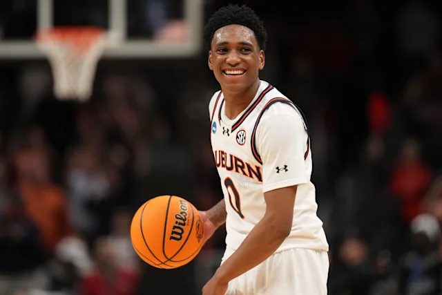 Tahaad Pettiford vs. Arizona

— 30 PTS
— 3 REBS
— 1 AST
— 1 STL
— 1 BLK
— 10/19 FG
— 5/9 3P
— 5/5 FT