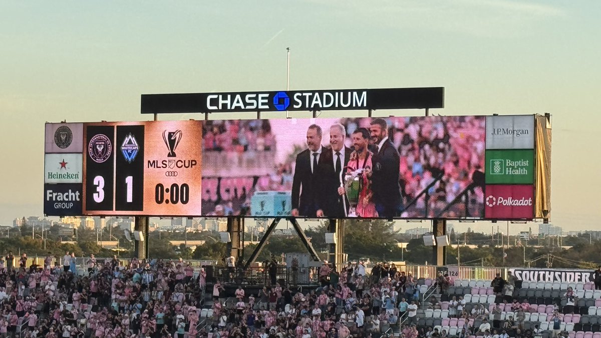 The Weak Hand tweet media