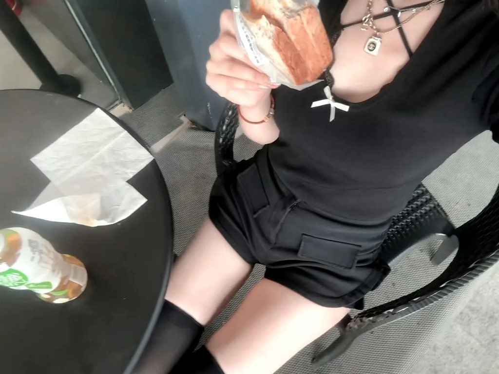 江西字母墙 tweet media