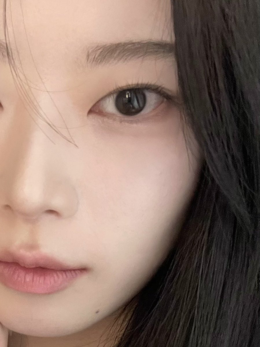 ymuteh_'s tweet image. 今日のメイク☕️⸝⸝꙳ マットシャドウをぶわっと広めに塗るのが最近の気分 #motd