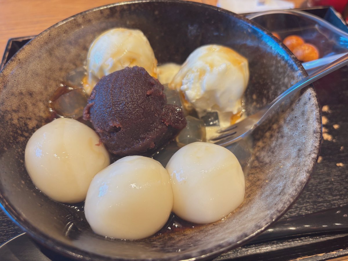 giveacolor's tweet photo. 白玉が美味しくてほっぺた落ちた🤤♡

私の大切なお仕事のパートナーであり、
友人でもある@kidairan ちゃんと☕️

20代の体重かける先を定めて
これからも楽しく共に飛躍の道を〜🕊️🫧 https://t.co/iIT2n8VhQn