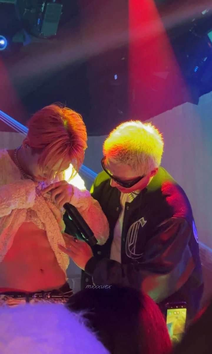 아후복근공개,,,ㅎ더보여줘

#헬로글룸 #나웅재
#hellogloom #naungjae