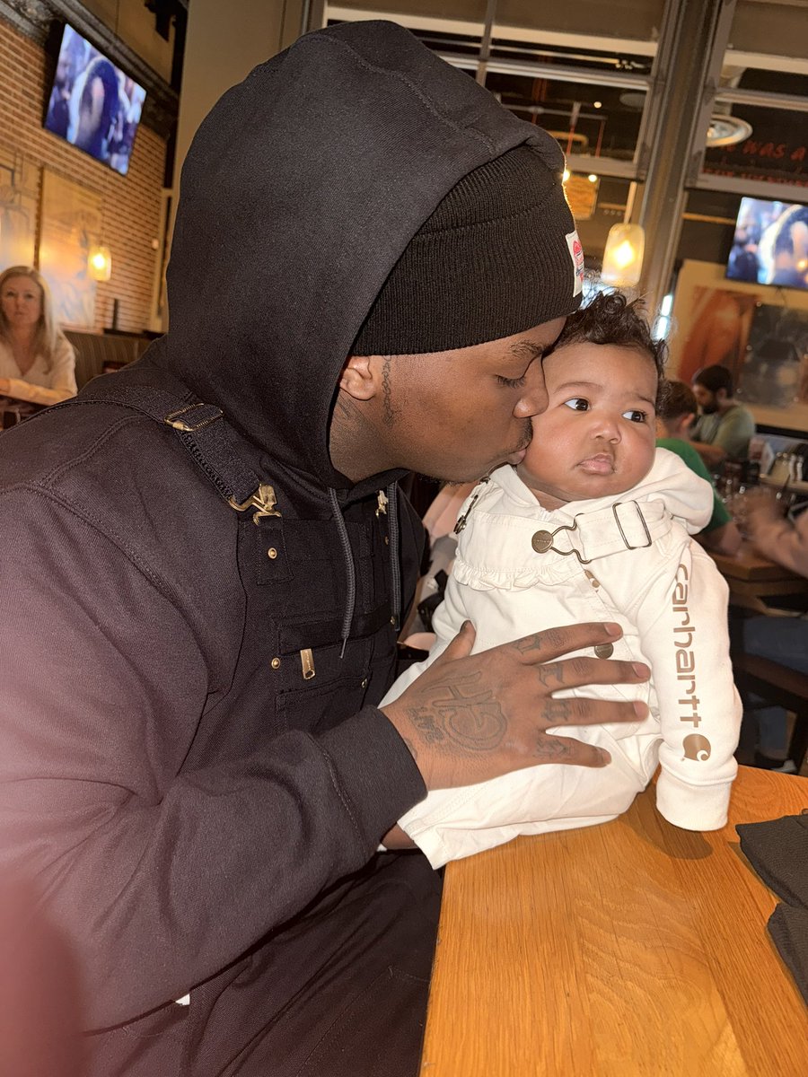 ynic_babyj's tweet photo. Even if ya mama tell ya different…daddy love you 💓 https://t.co/cugUNd0PKC