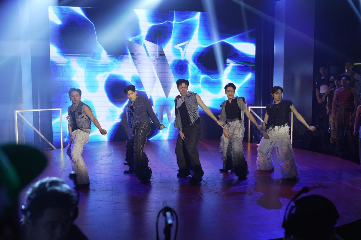 polarisabscbn's tweet photo. ICYMI: P-pop group #WRIVE joined fellow #StarMagic P-pop groups #BGYO and #DNA, along with other rising groups, for the #ShowtimeMagPOPsikat celebration! ✨
Stream on Spotify:
https://t.co/Q07ZGz1bDk
#StarMagic #ABSCBN #StarMusicPH #ABSCBNMusic #ItsShowtime https://t.co/exg85t1mCi
