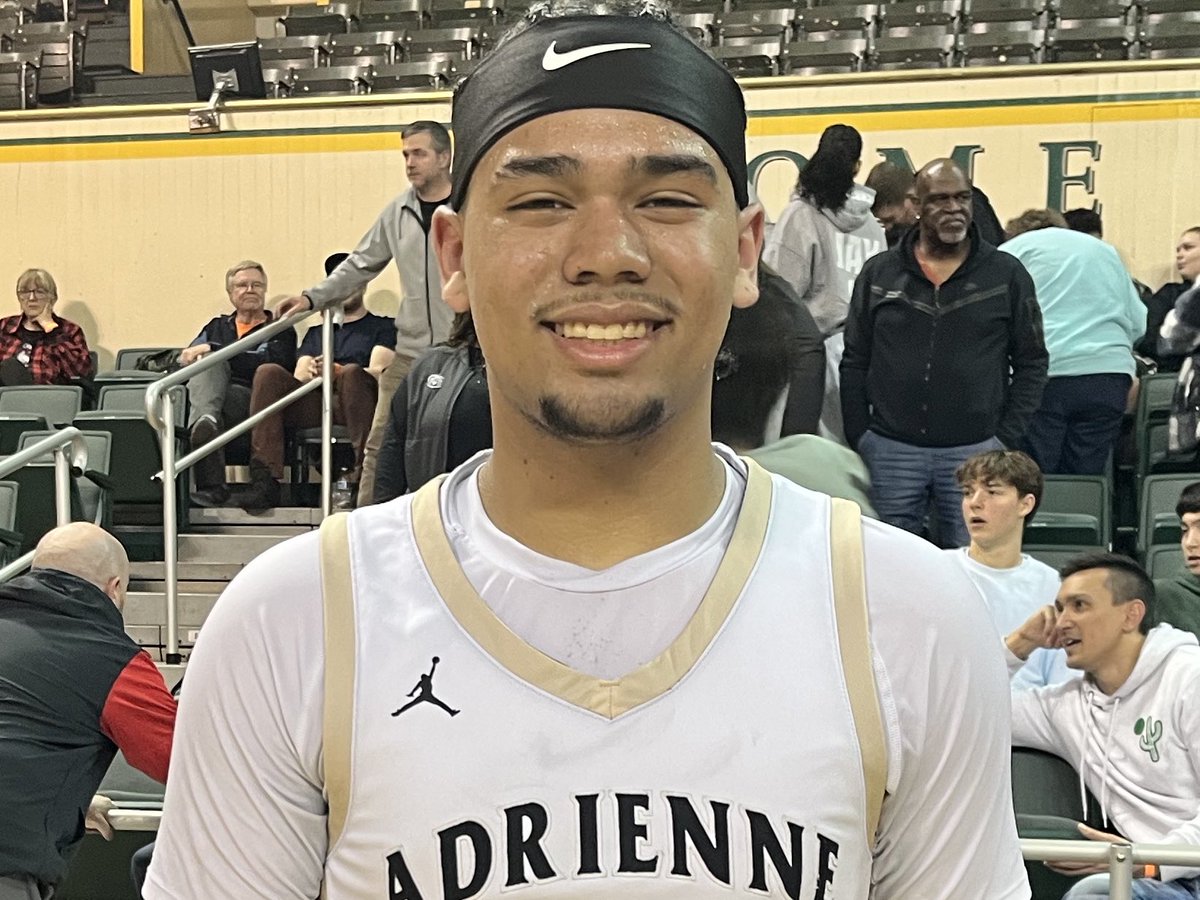 PrepHoopsOR's tweet photo. Getting the chance to start at the point, @Jayth3don_  delivered. The @NelsonMensBBall junior ran the site but also continued to look for his own shot, draining a couple from deep. He finished with 14 points and 3 assists in the win at Mac Court. https://t.co/cngCUUWSgI