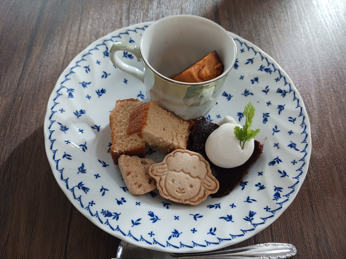 XcuTQiWCjmWFuXe's tweet image. こちらのイベントに参加してきました。😀
1年前にも参加させてもらったけど、更にパワーアップしてた。✨

ヨガで体調整えたいと思ってたら、自律神経を整えるヨガだったし、美味しい野菜を沢山食べたいと思ってたら、お野菜たっぷりプレートだったり。
目と喉の調子が微妙だなと思ってるところに