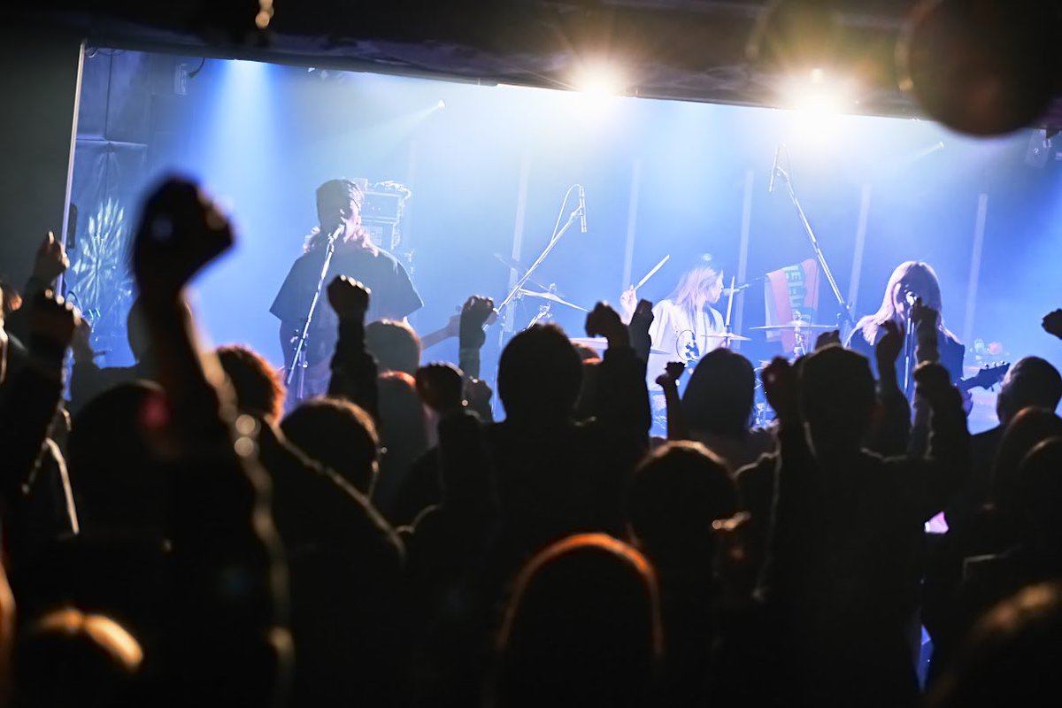 2025.12.7 "SHUNAN Orbit 2025"

1発目から桃色ドロシーを選んでくれて
ありがとうございました🫨🫨

#七色ツアー 🌈
2026.2.14@周南 LIVE rise SHUNAN
🎟️: momoirodorothy.com/live/17bba34c-…

photo by <a href="/OOMOphoto/">OOMO</a>