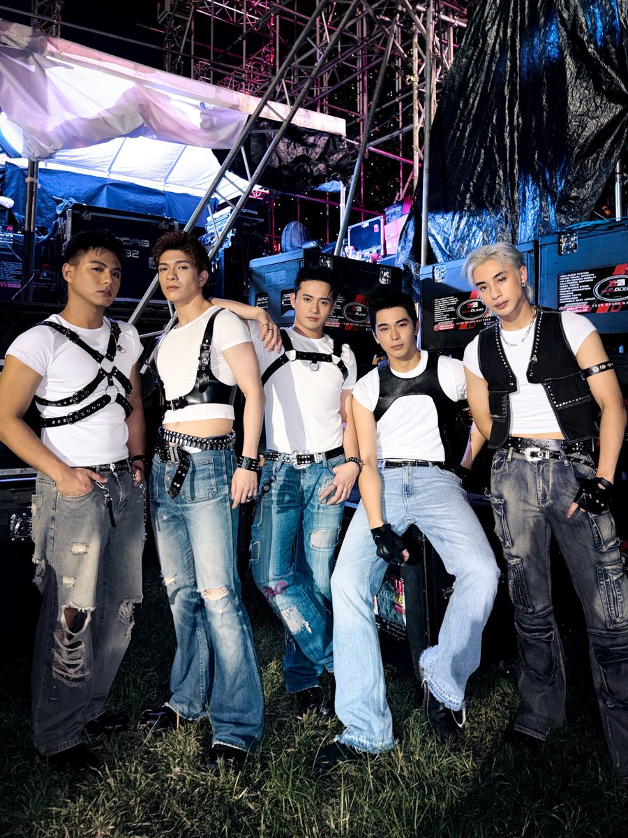 yhukie_morales's tweet image. Mahal ko ito #BGYO 
Hindi kame susuko sa kanila kame mga #ACEs ang magtatanggol sa kanila at sa mga nakakakilala sa kanila sila lang ang only ppop ko ko nakita ko super talented