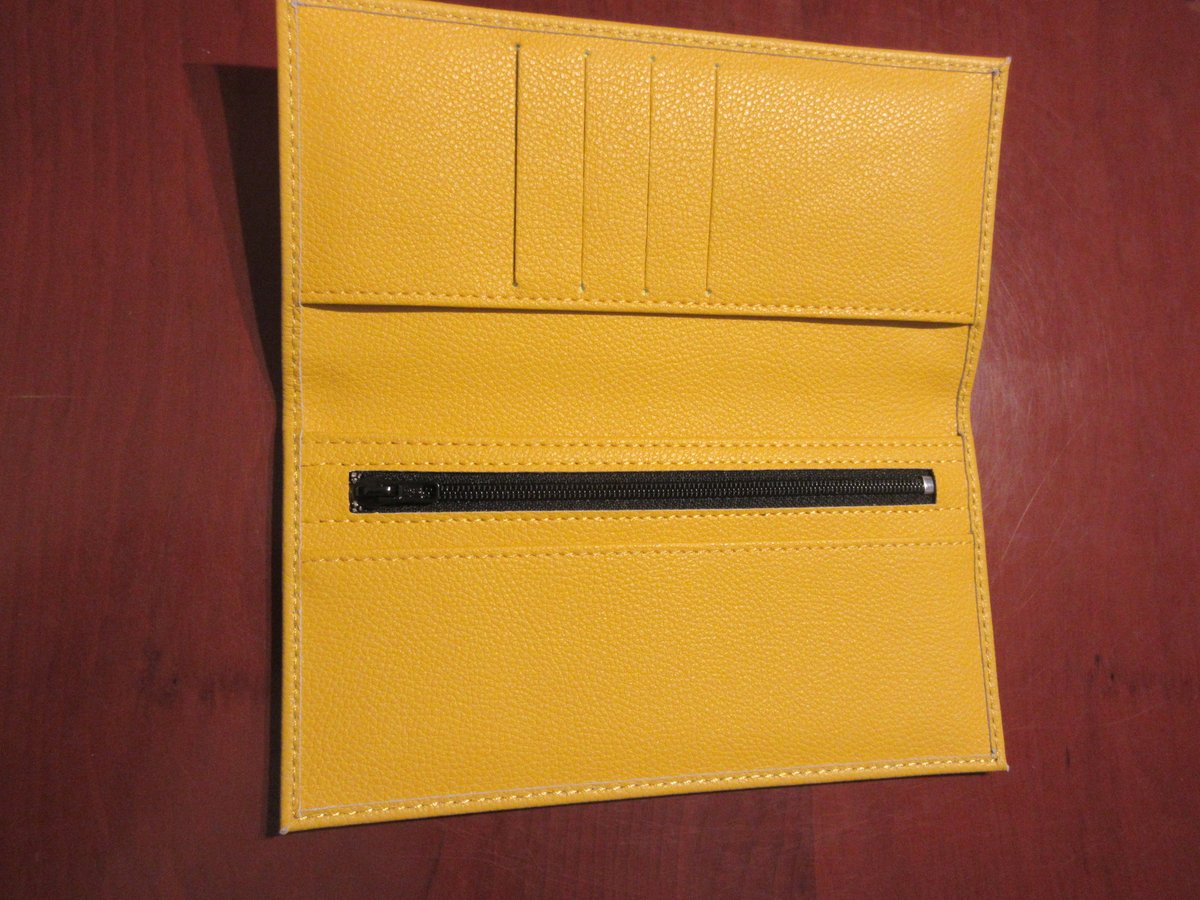 皇居財布⭐︎黄色 皇居のお財布 | 理絵オフィシャルブログ Powered by Ameba