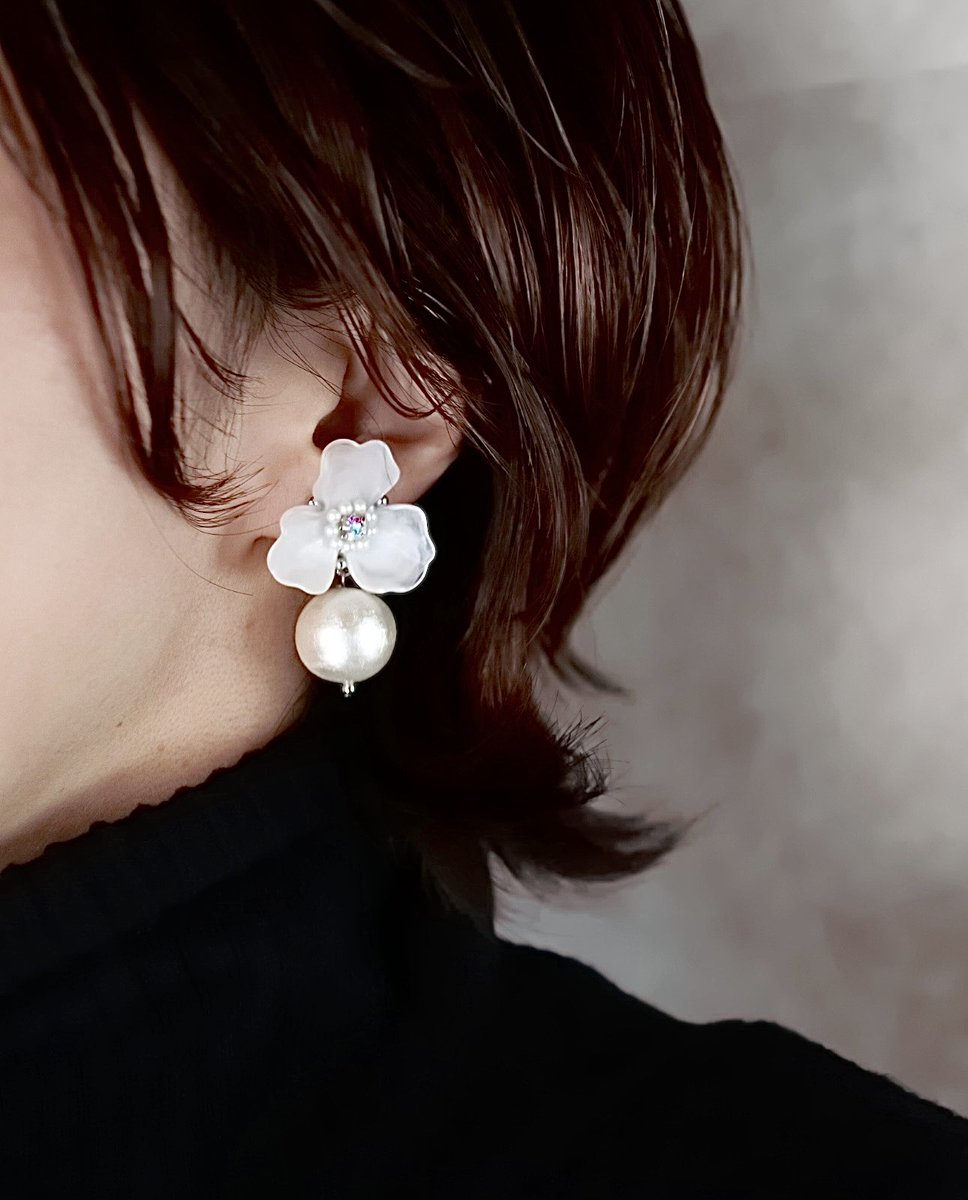 Cherie_create's tweet photo. 柔らかさ、透明感
上品な可愛らしさが揃った
お花×コットンパールのイヤリング

こちらはminneで販売中👀

https://t.co/KuI1y5cRFw https://t.co/2jStmMCRMm
